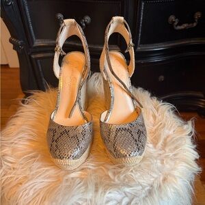 Stylish Snakeskin Jessica Simpson Wedge Sandals